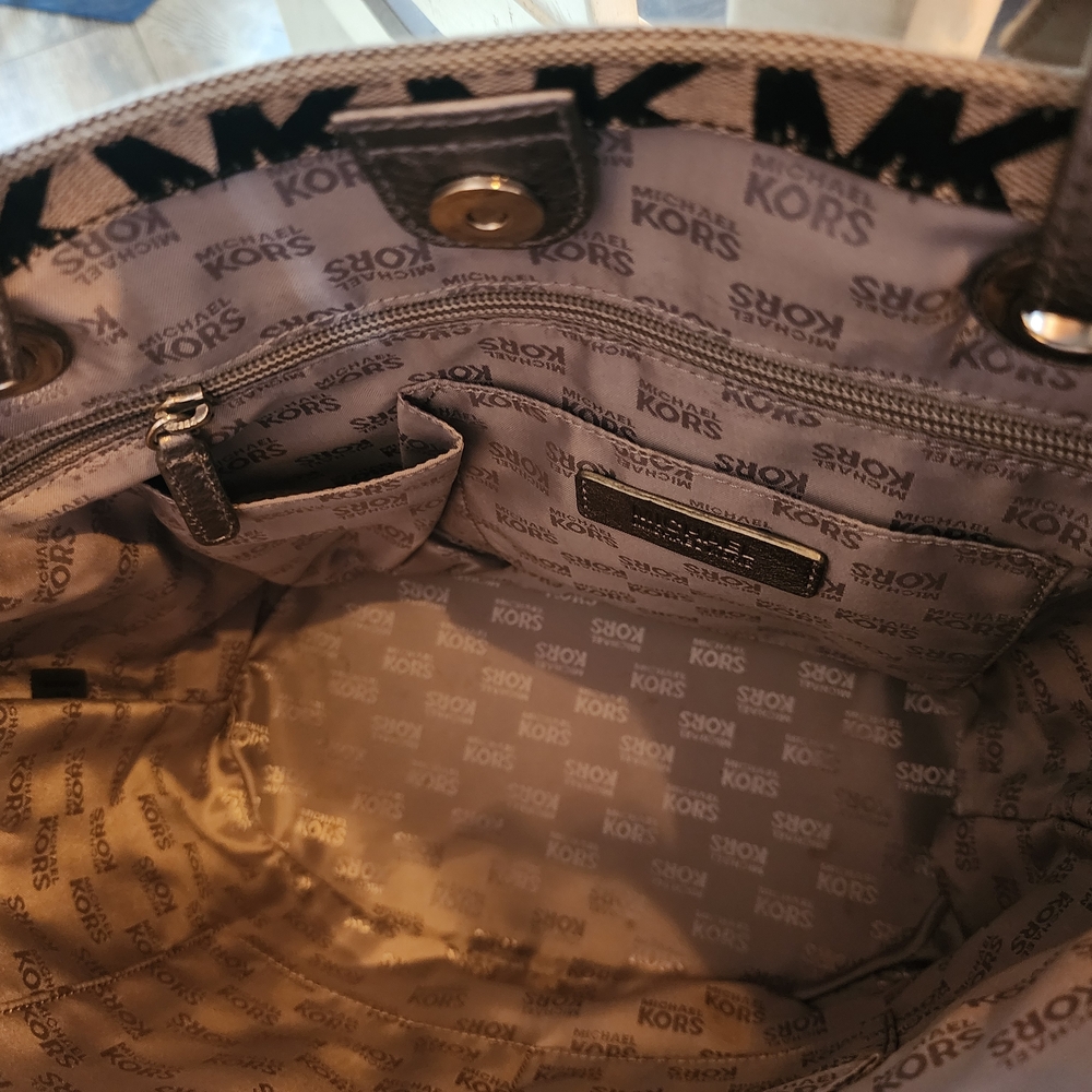 Michael Kors Black and Gray Tote Bag - Picture 4 of 4